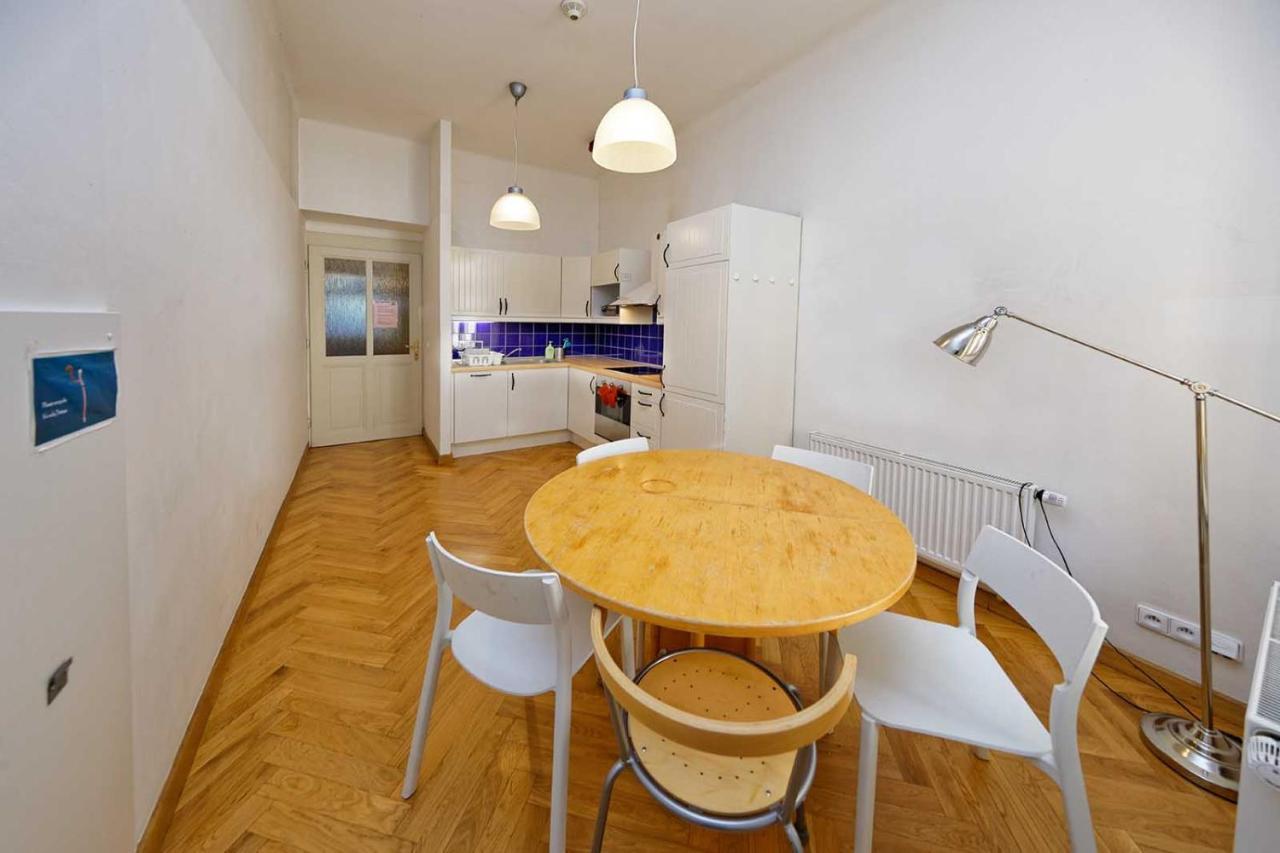 Jiriho Z Podebrad Apartments Прага Экстерьер фото