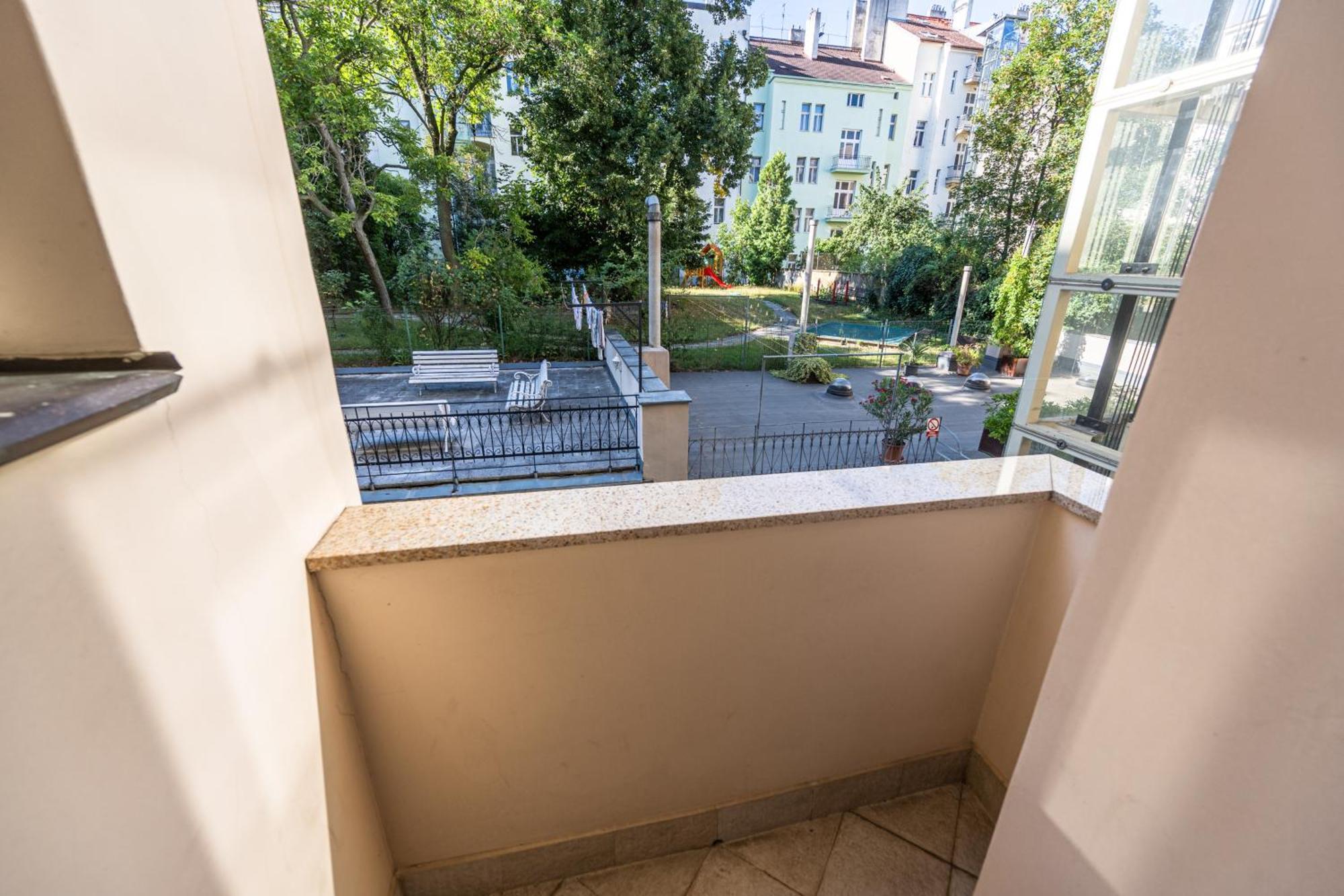 Jiriho Z Podebrad Apartments Прага Экстерьер фото
